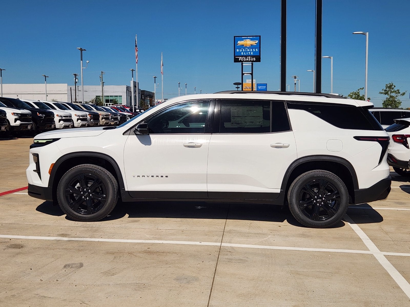 2027 Chevrolet Traverse LT