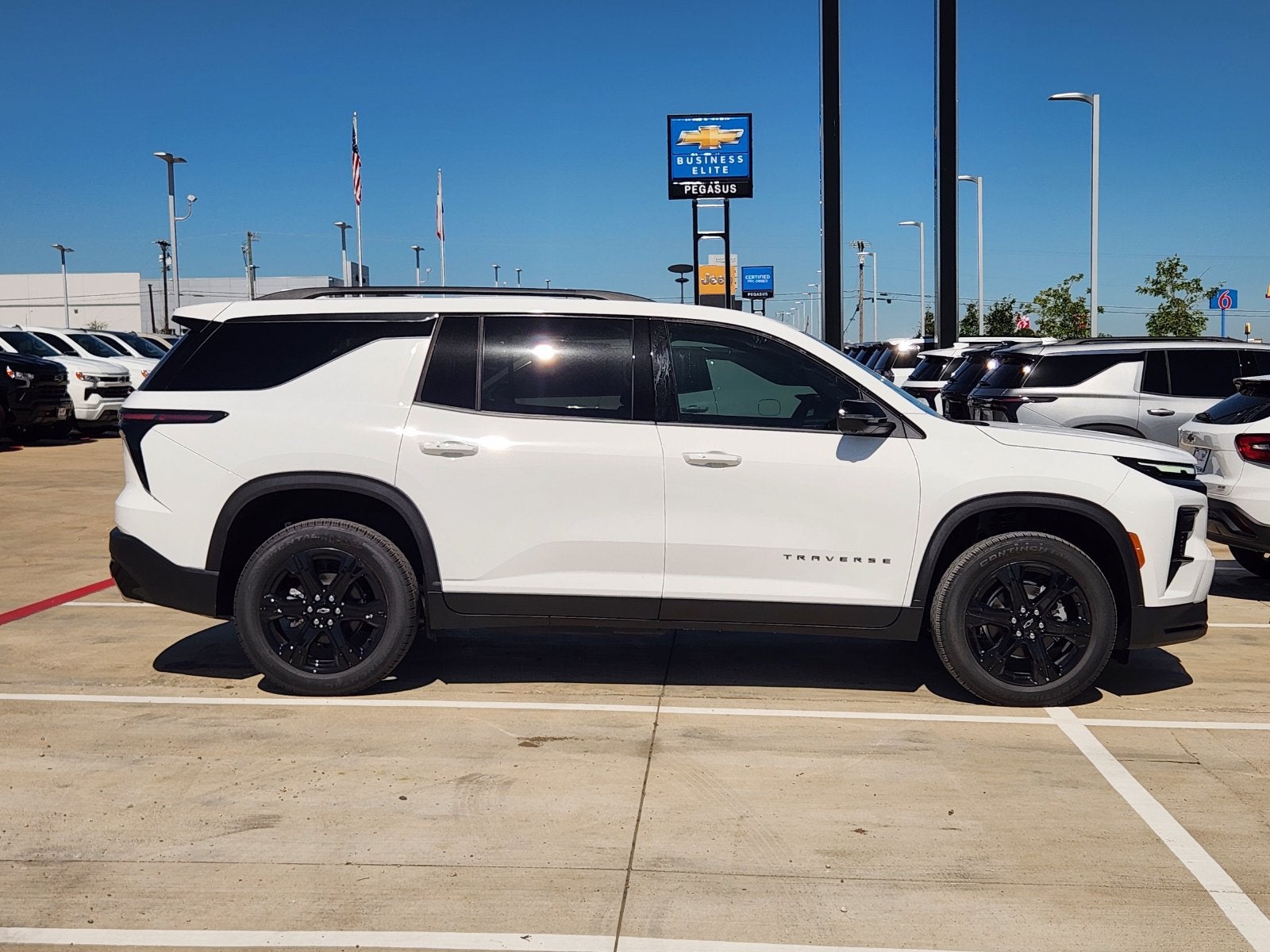 2027 Chevrolet Traverse LT
