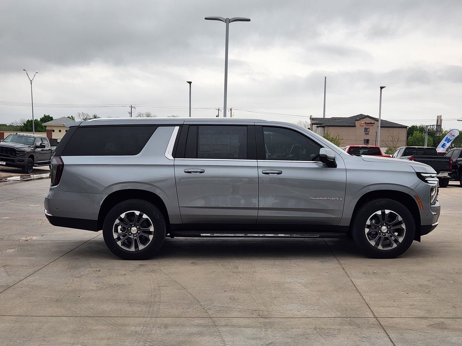 2026 Chevrolet Suburban LT