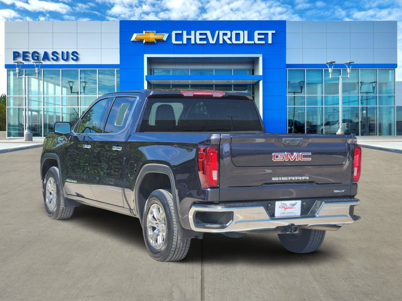 2025 GMC Sierra 1500 SLT