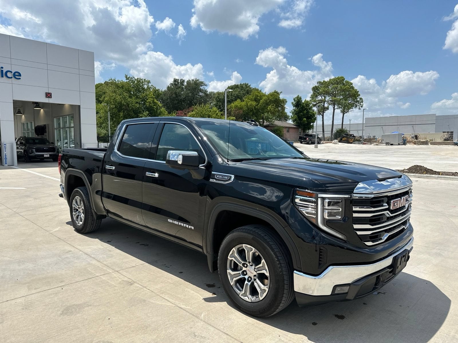 2025 GMC Sierra 1500 SLT
