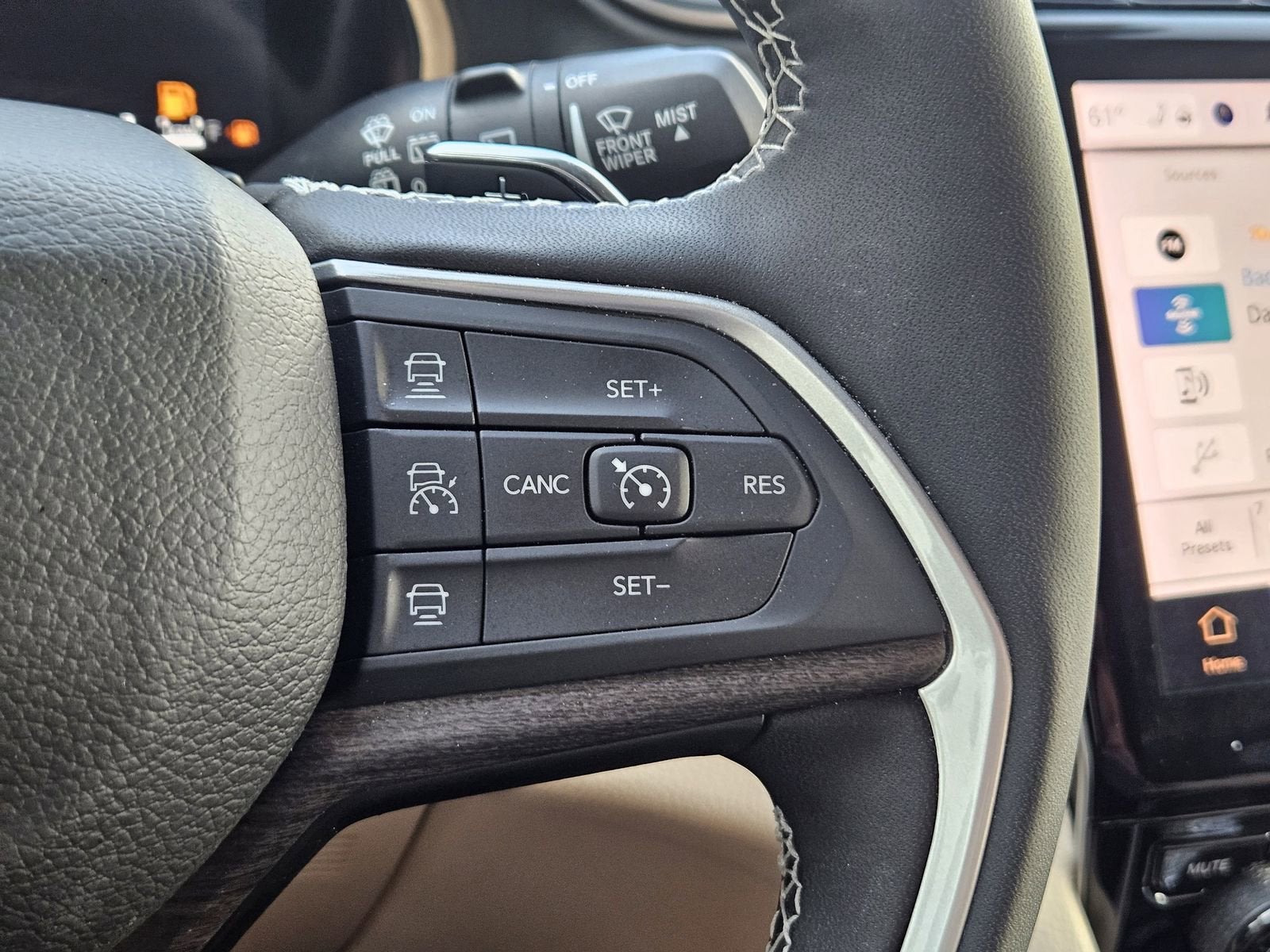2025 Jeep Grand Cherokee Limited 4x2