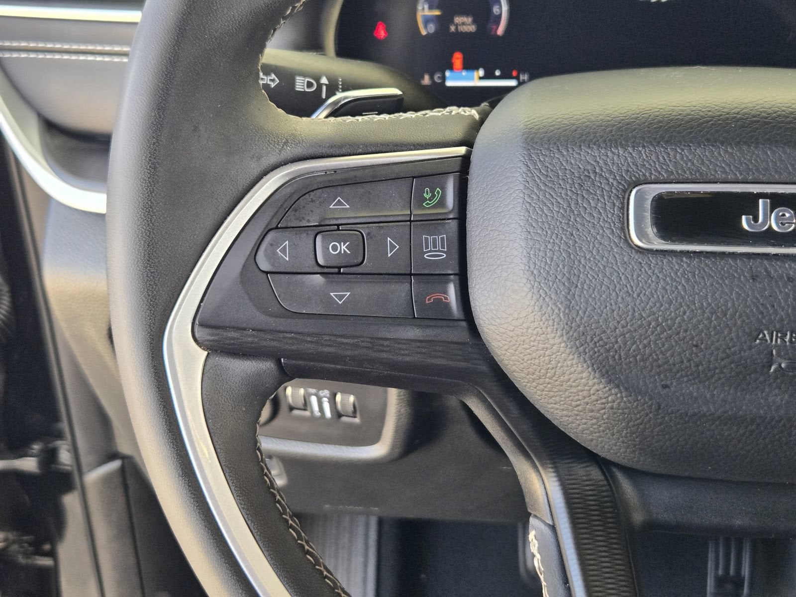 2025 Jeep Grand Cherokee L Laredo X 4x2