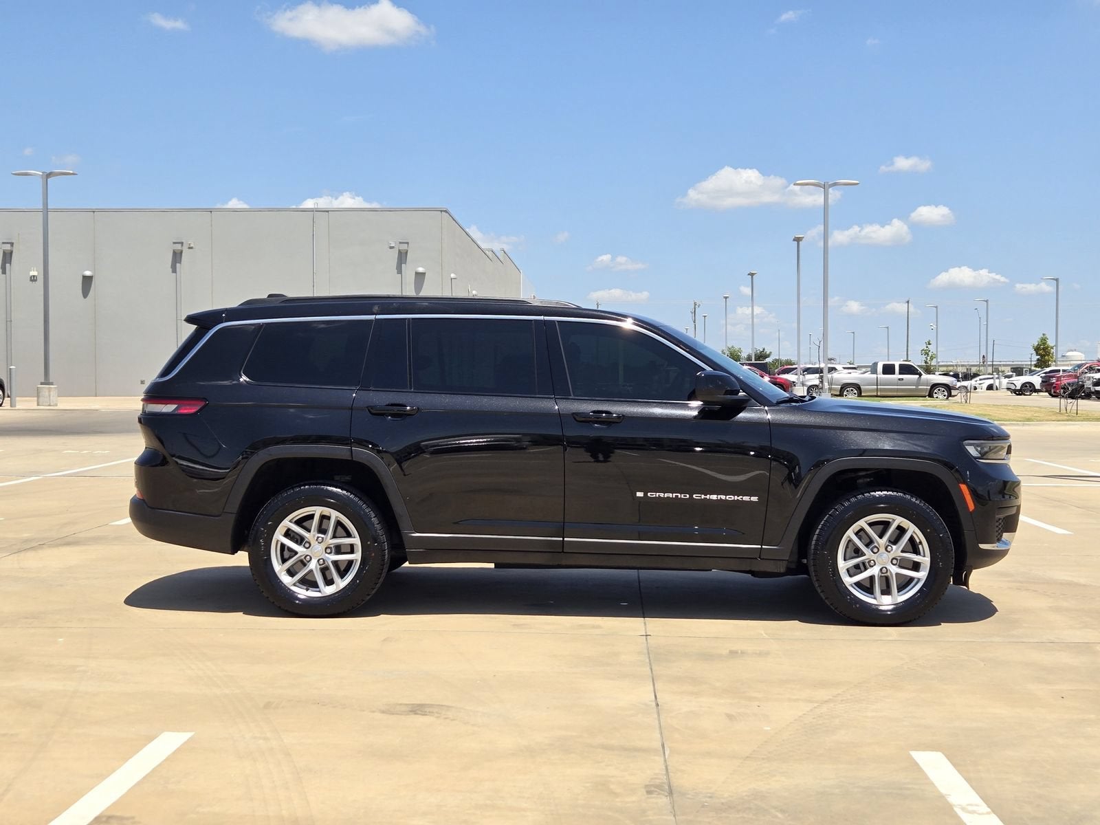 2025 Jeep Grand Cherokee L Laredo X 4x2