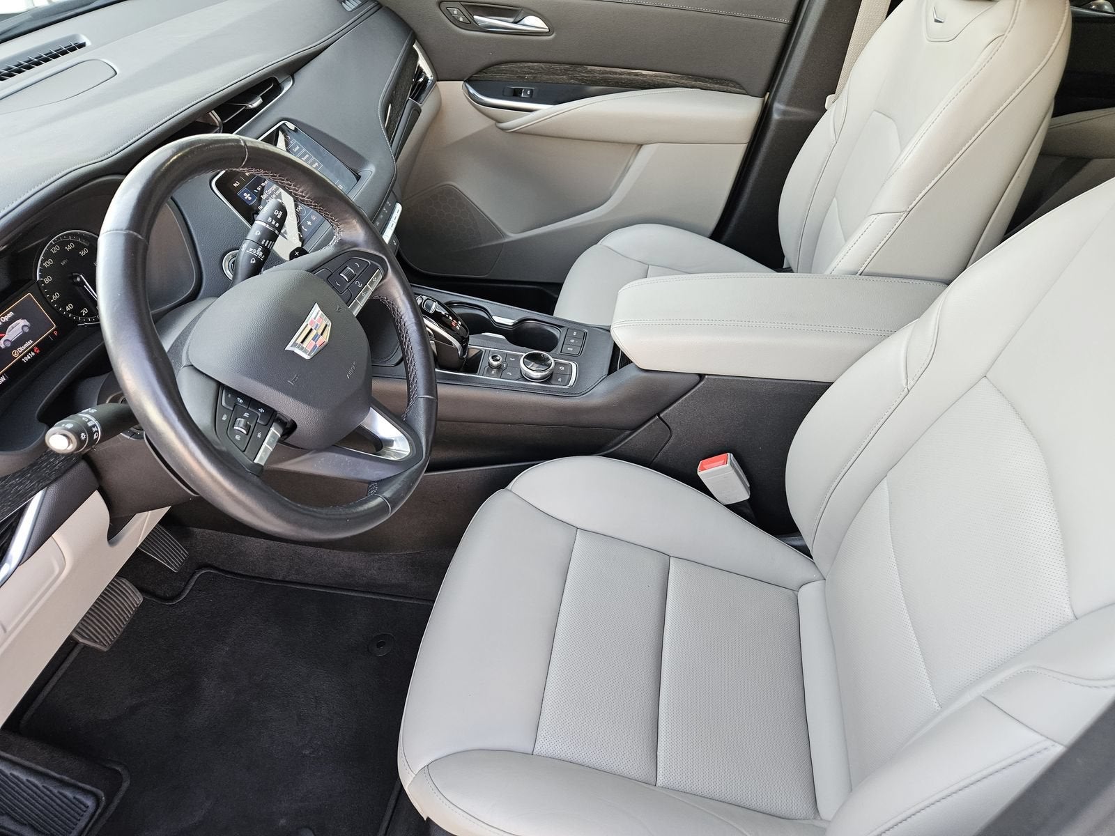 2023 Cadillac XT4 FWD Premium Luxury