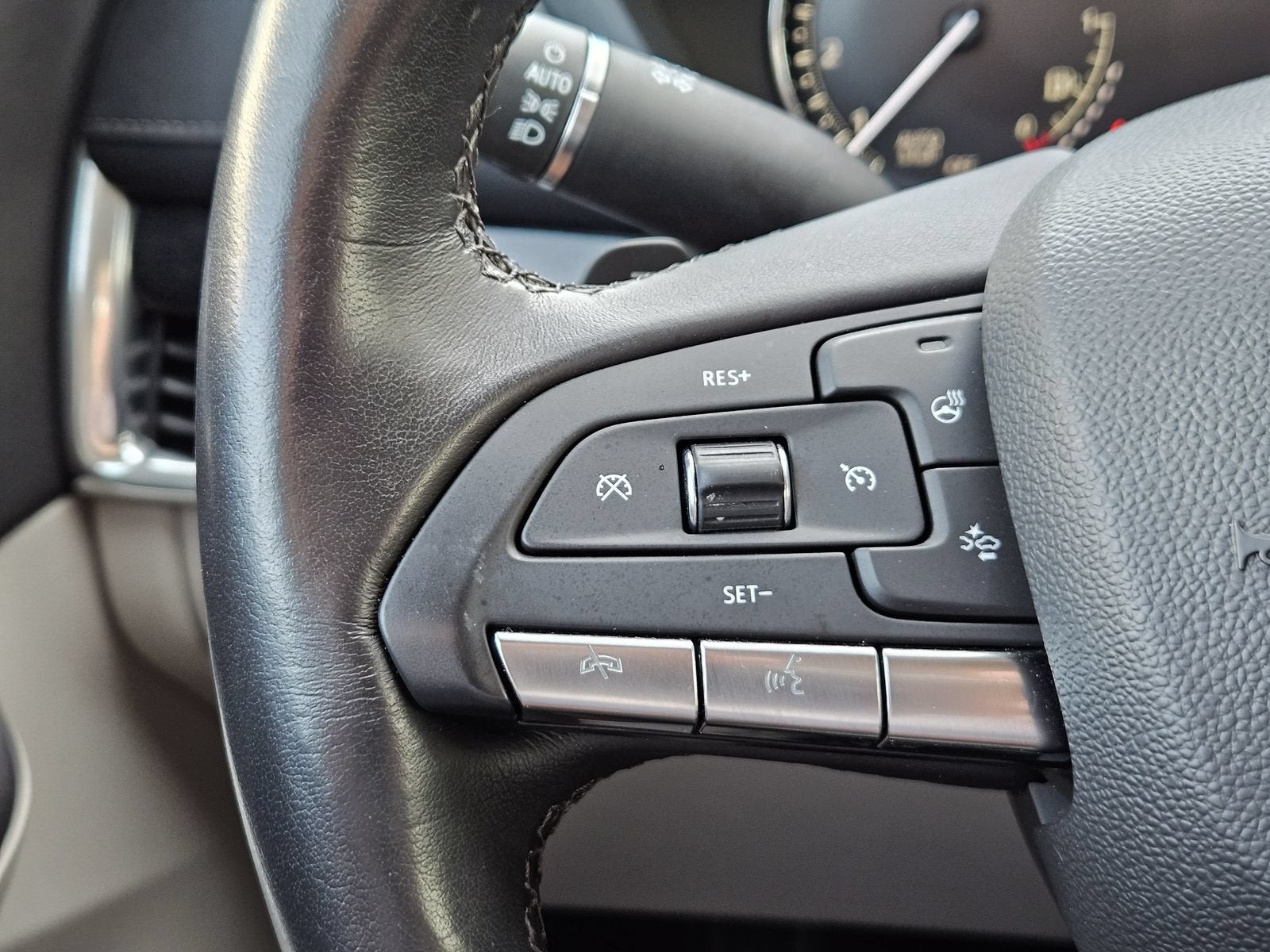 2023 Cadillac XT4 FWD Premium Luxury