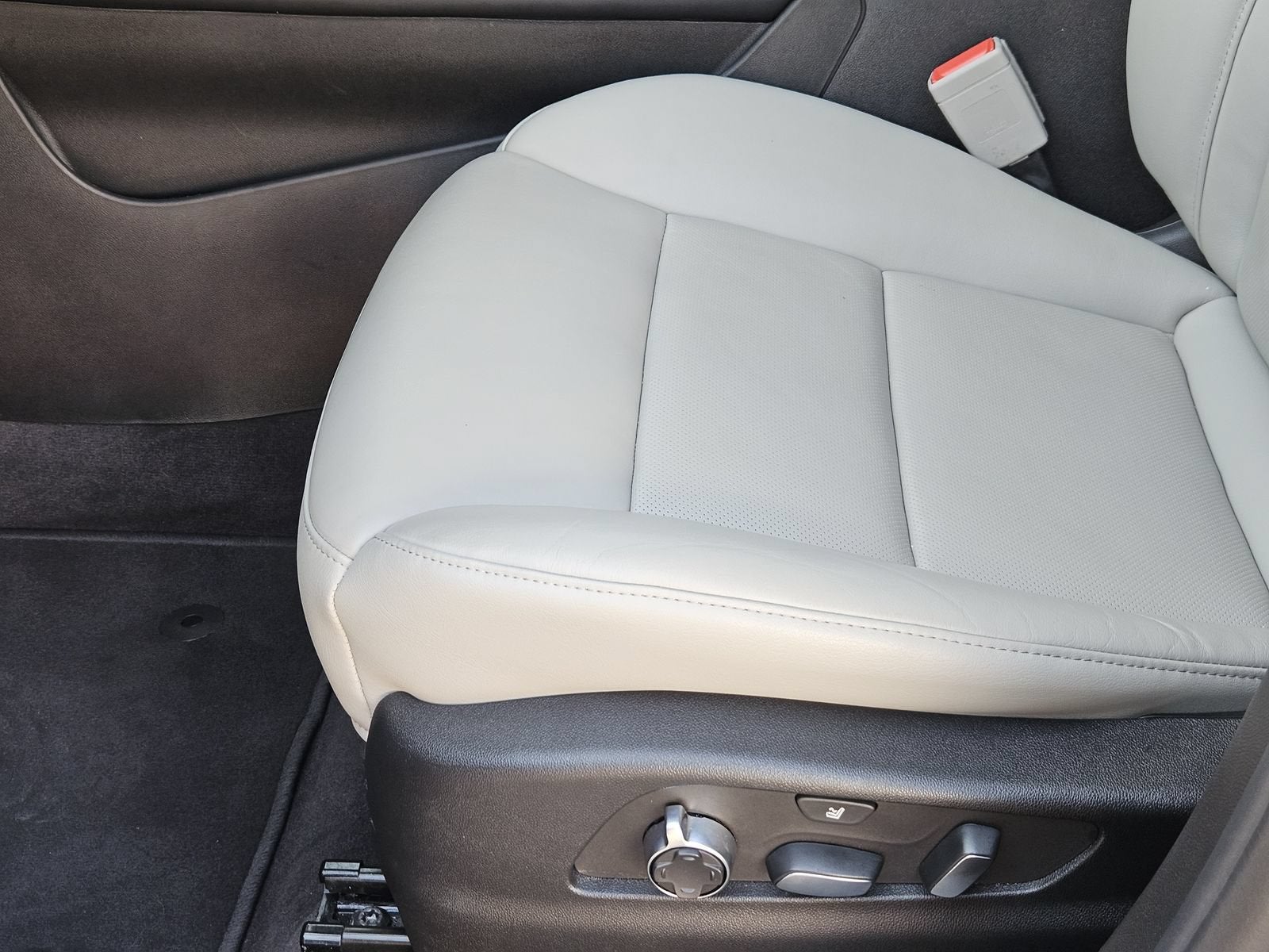 2023 Cadillac XT4 FWD Premium Luxury