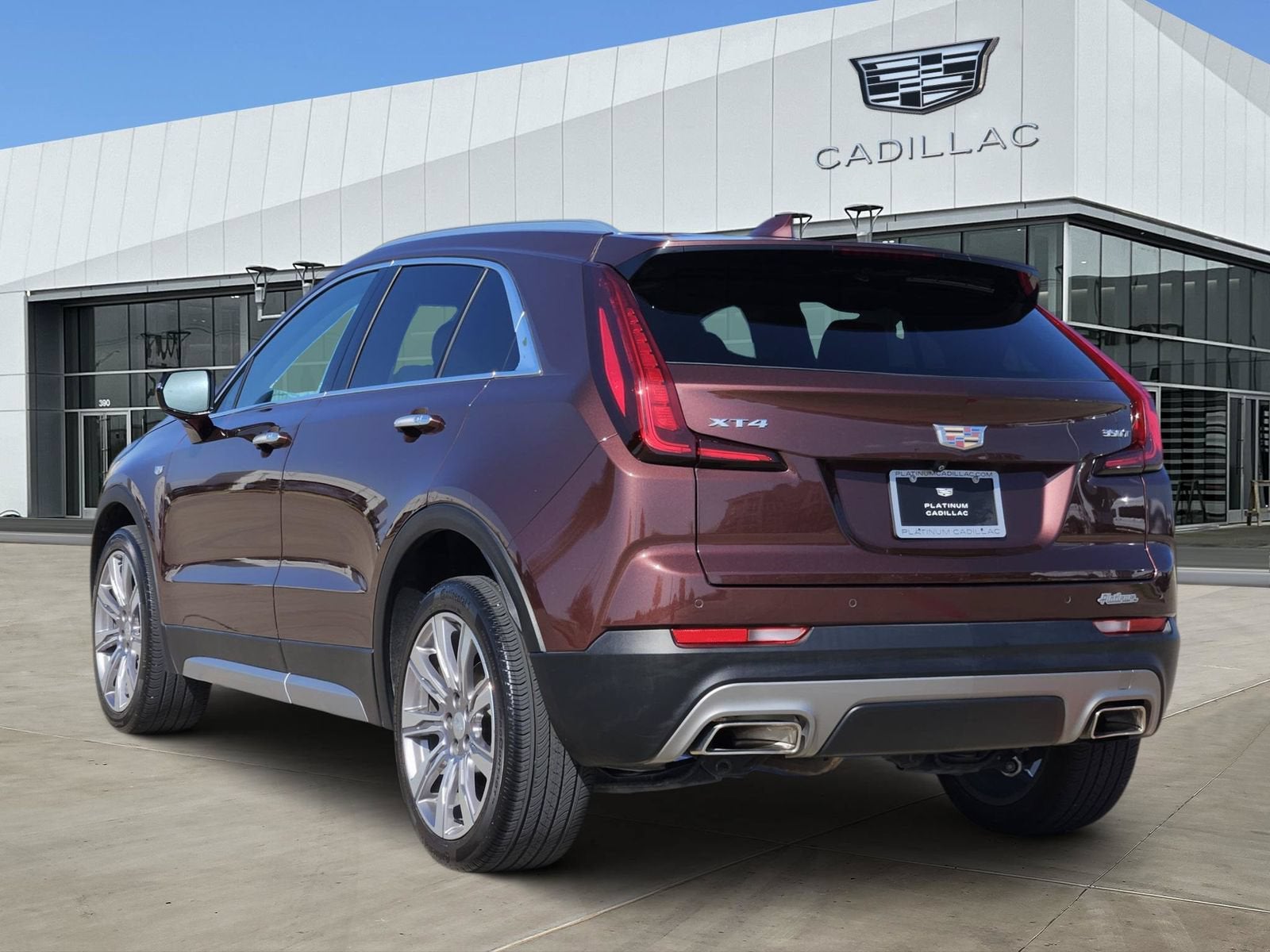 2023 Cadillac XT4 FWD Premium Luxury