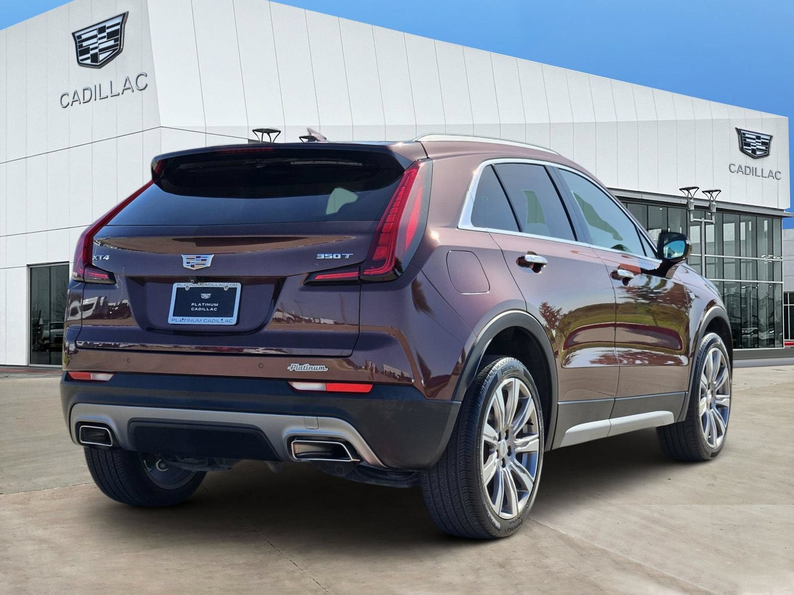 2023 Cadillac XT4 FWD Premium Luxury