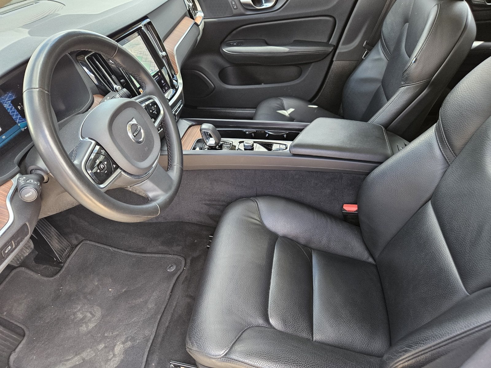 2024 Volvo S60 B5 Plus Dark Theme