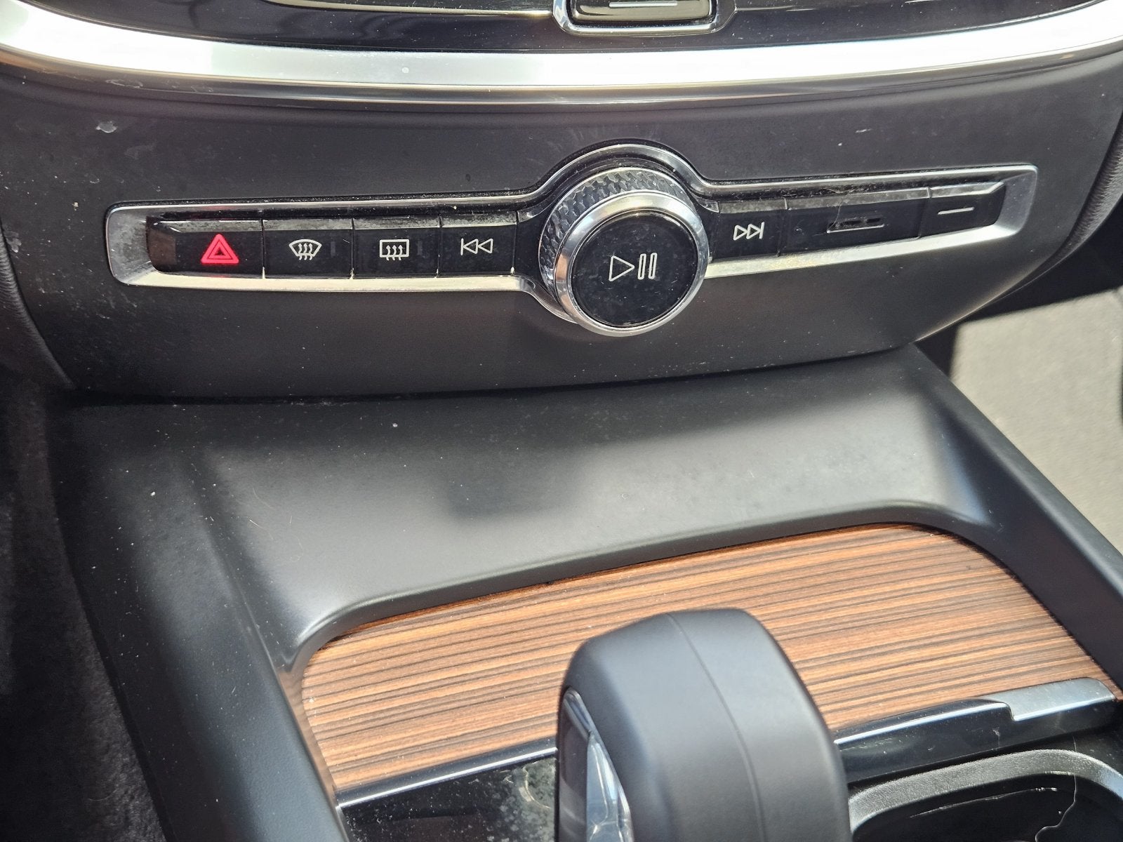 2024 Volvo S60 B5 Plus Dark Theme