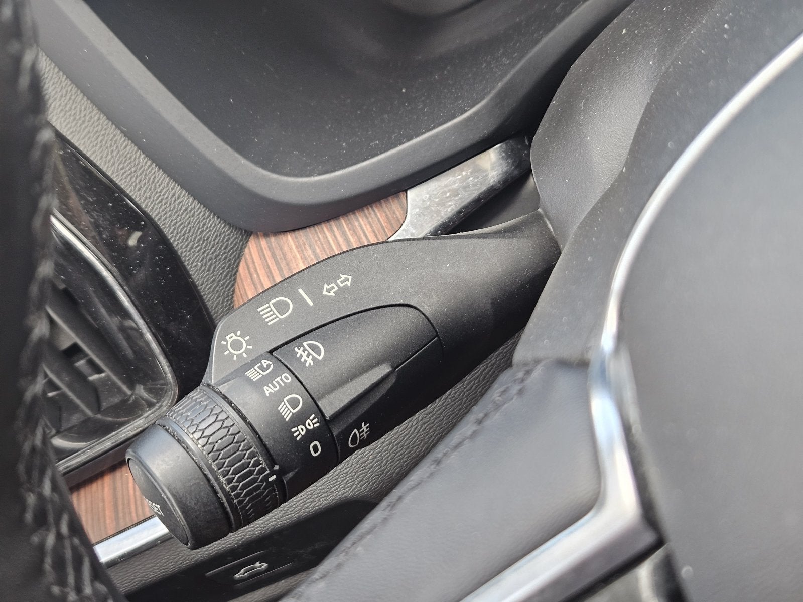 2024 Volvo S60 B5 Plus Dark Theme