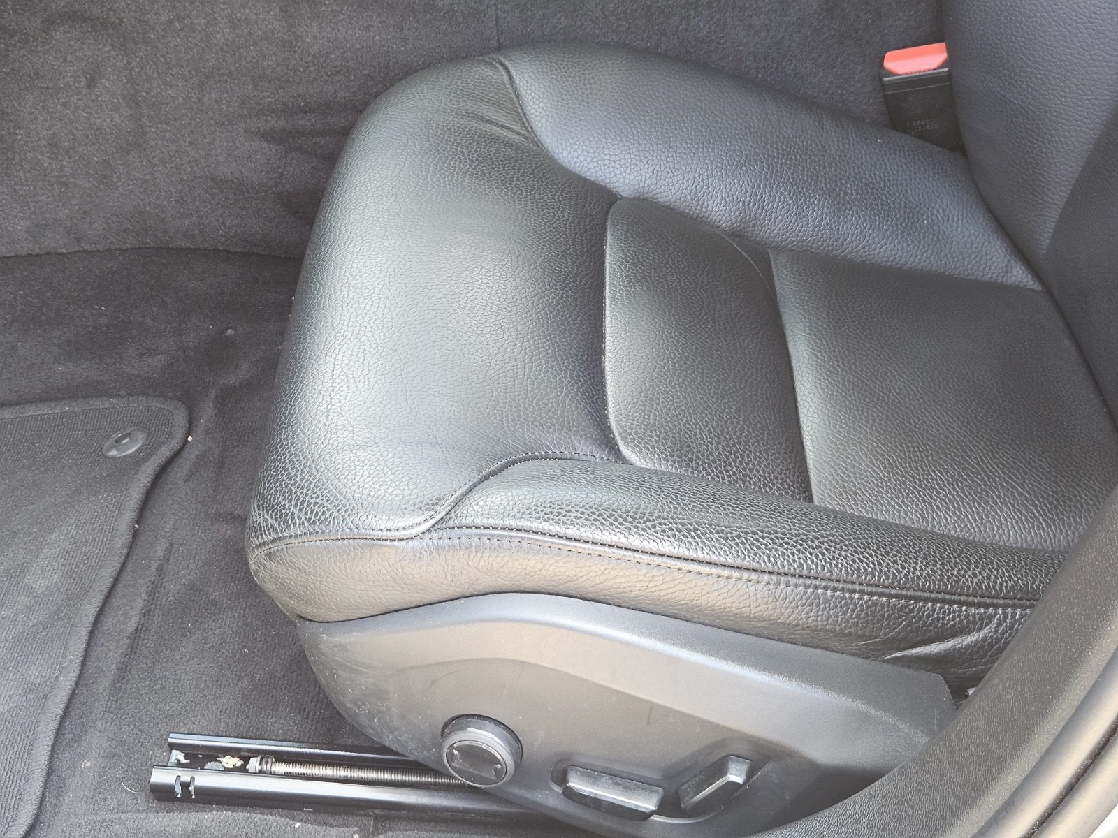 2024 Volvo S60 B5 Plus Dark Theme