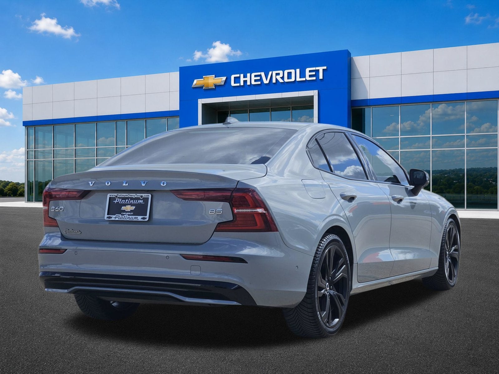 2024 Volvo S60 B5 Plus Dark Theme