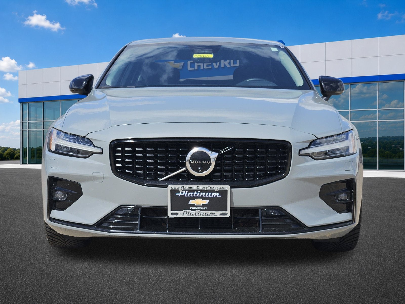 2024 Volvo S60 B5 Plus Dark Theme