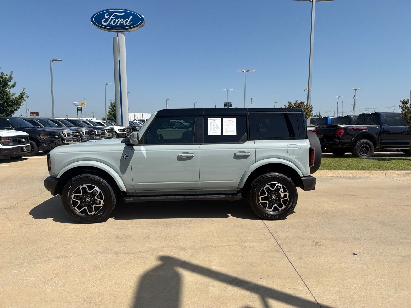 2024 Ford Bronco Outer Banks