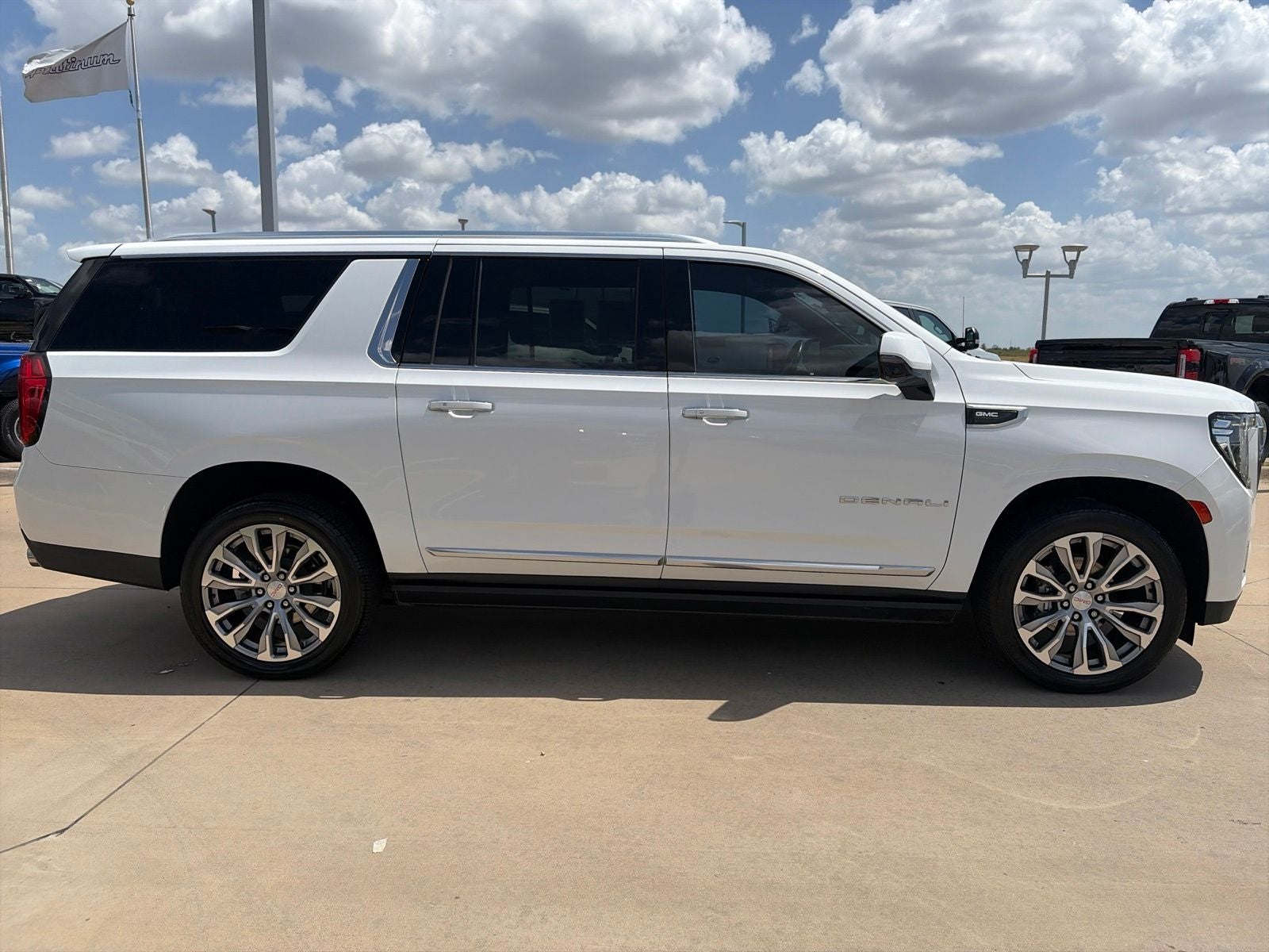 2023 GMC Yukon XL Denali