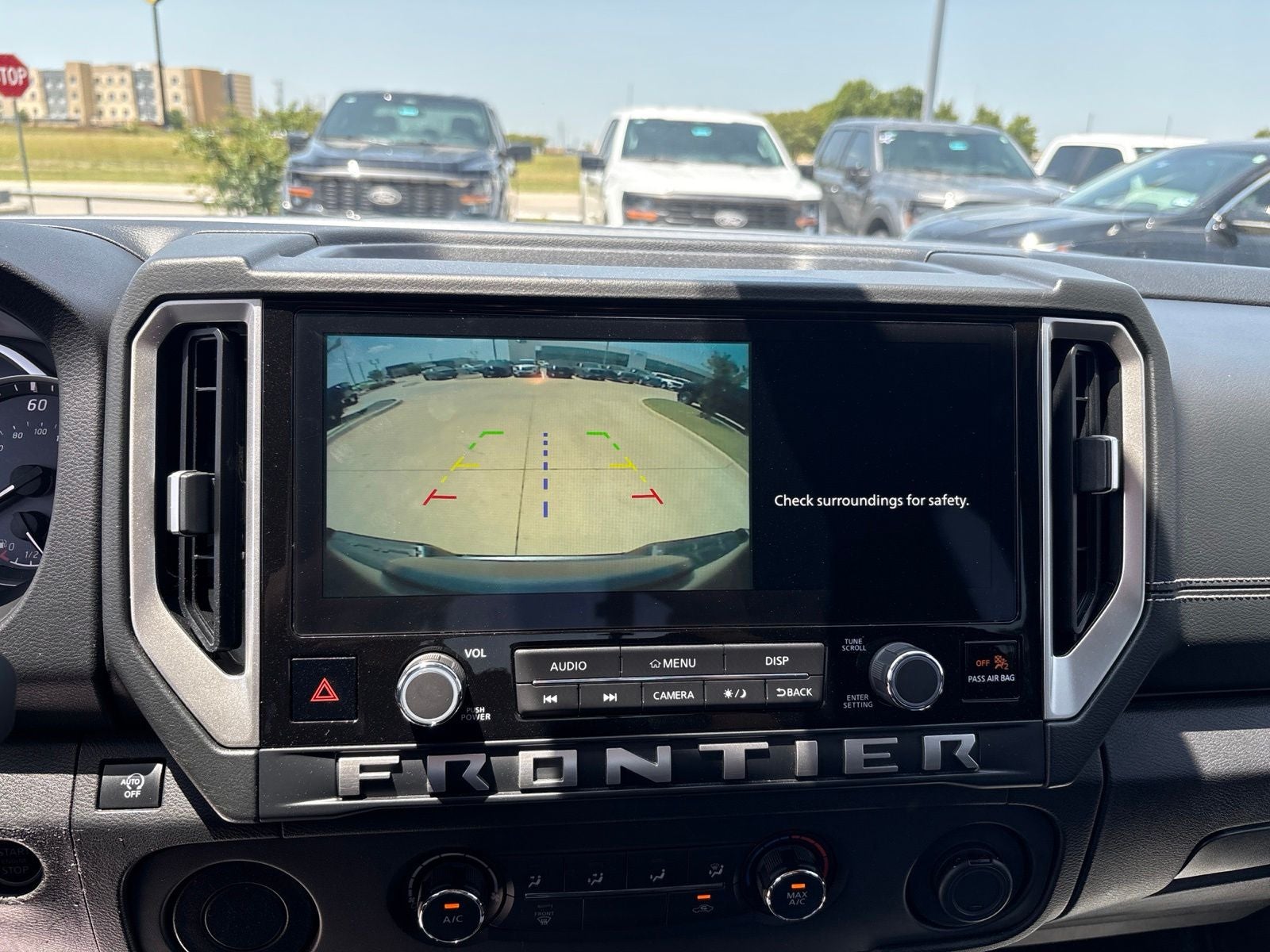 2025 Nissan Frontier SV