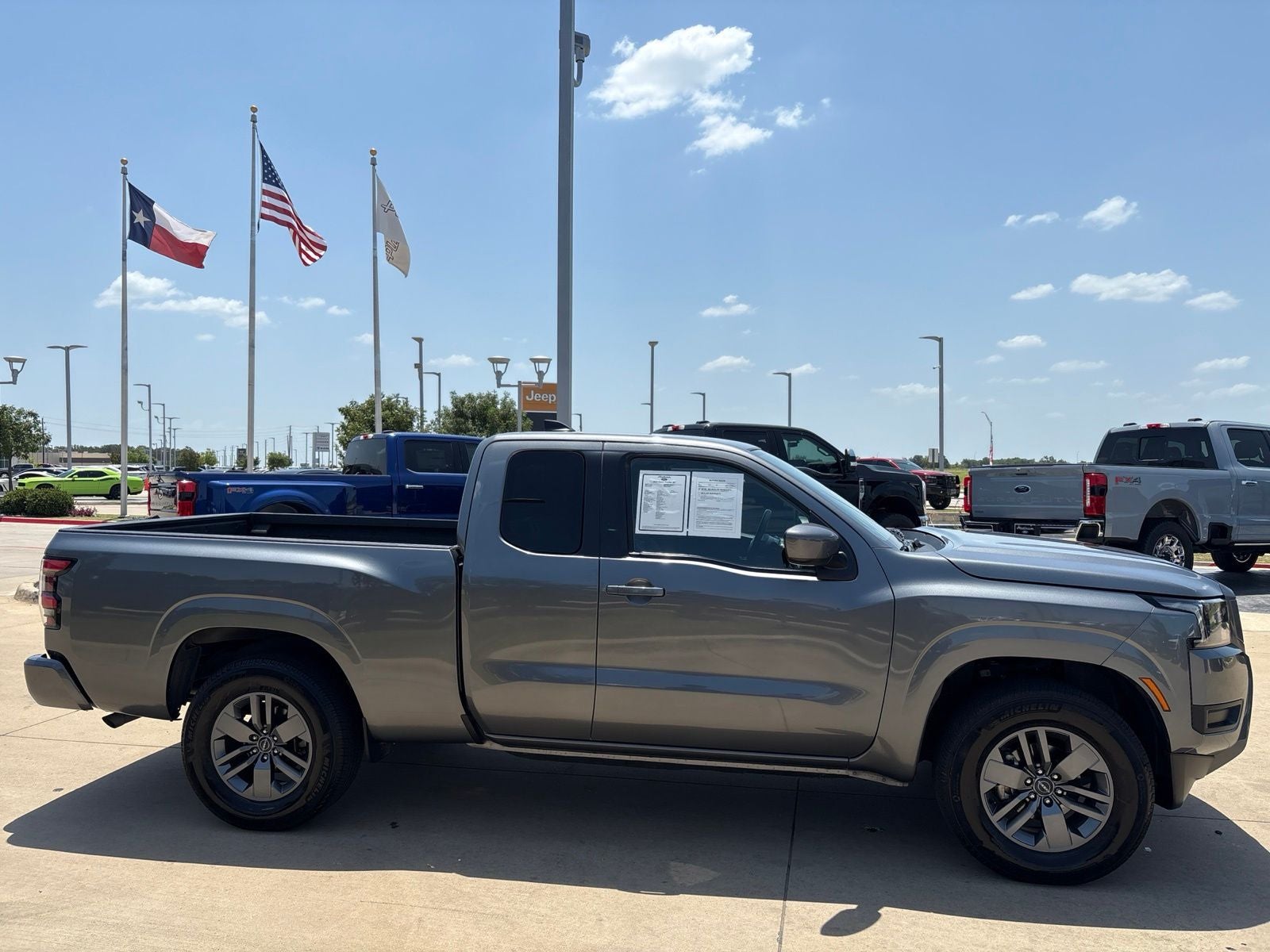 2025 Nissan Frontier SV