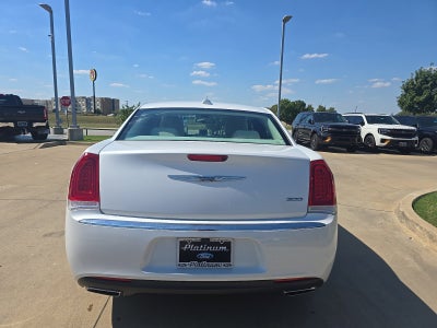 2015 Chrysler 300 Limited