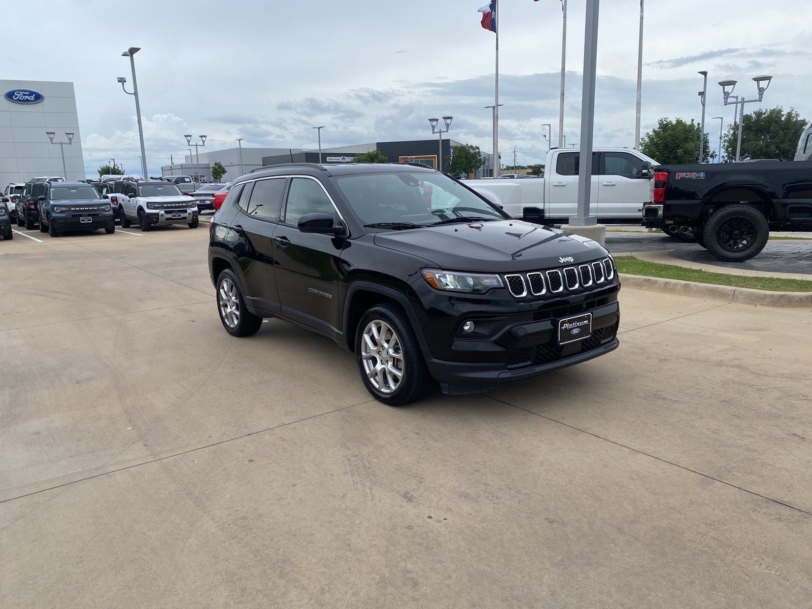 2023 Jeep Compass Latitude Lux