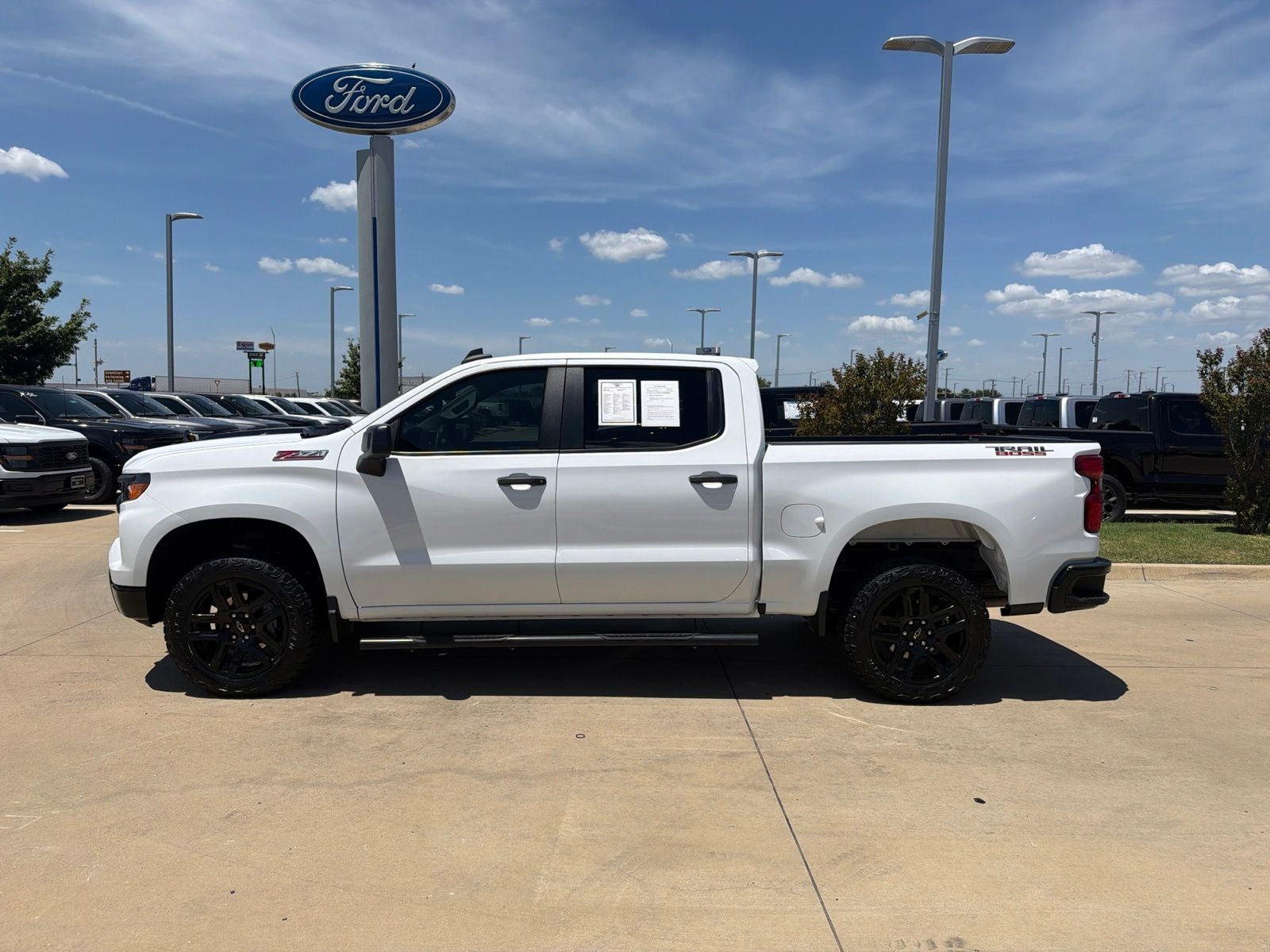 2022 Chevrolet Silverado 1500 Custom Trail Boss