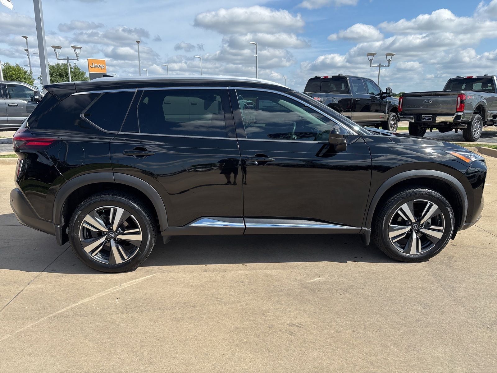 2022 Nissan Rogue SL