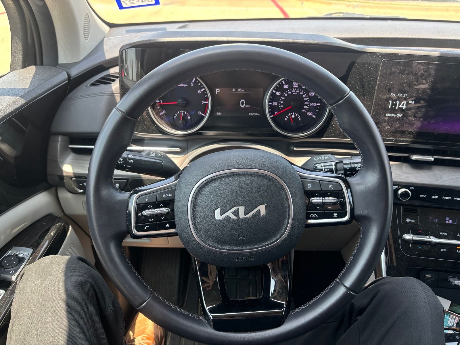 2024 Kia Carnival EX