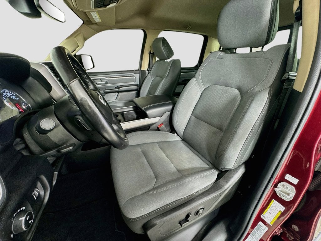 2020 RAM 1500 Big Horn Crew Cab 4x4 5'7" Box
