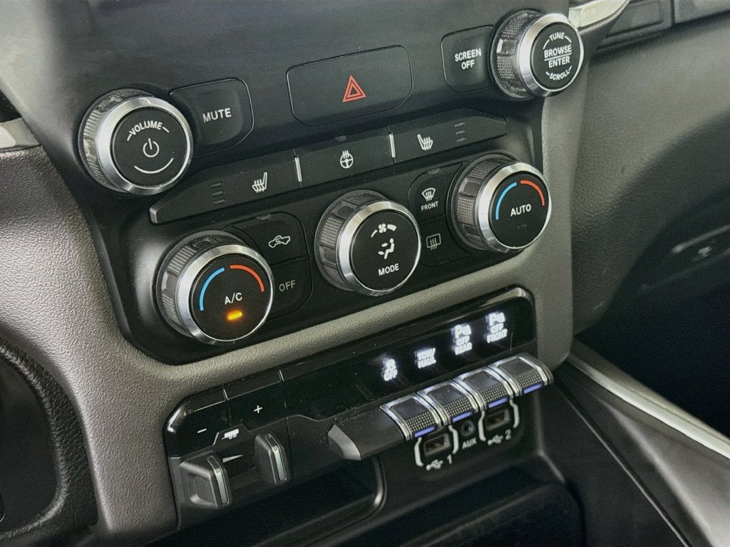2020 RAM 1500 Big Horn Crew Cab 4x4 5'7" Box