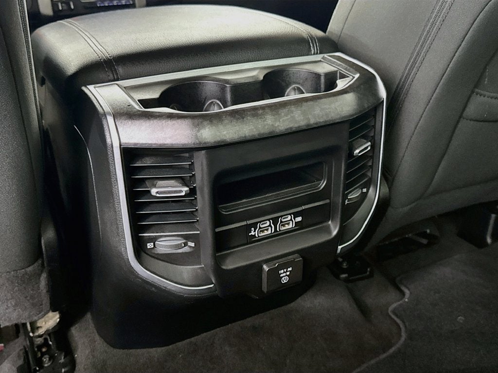 2020 RAM 1500 Big Horn Crew Cab 4x4 5'7" Box