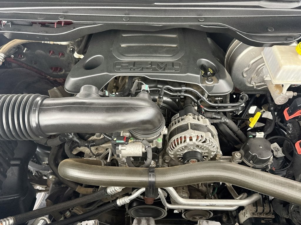 2020 RAM 1500 Big Horn Crew Cab 4x4 5'7" Box