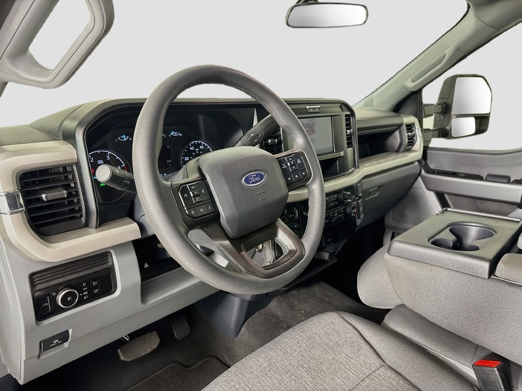 2025 Ford Super Duty F-350 SRW XL