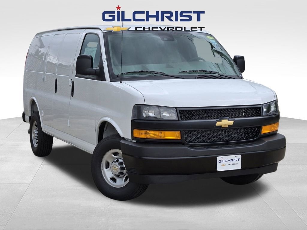 2026 Chevrolet Express 2500 Work Van HD's photo