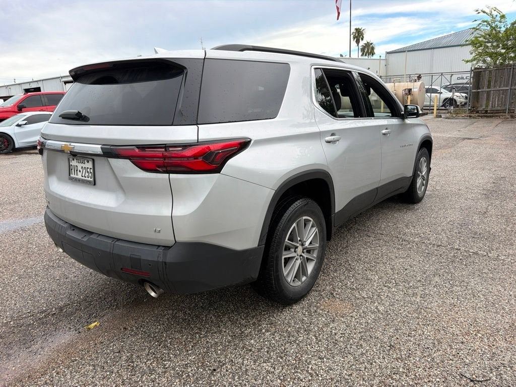 2022 Chevrolet Traverse LT Cloth