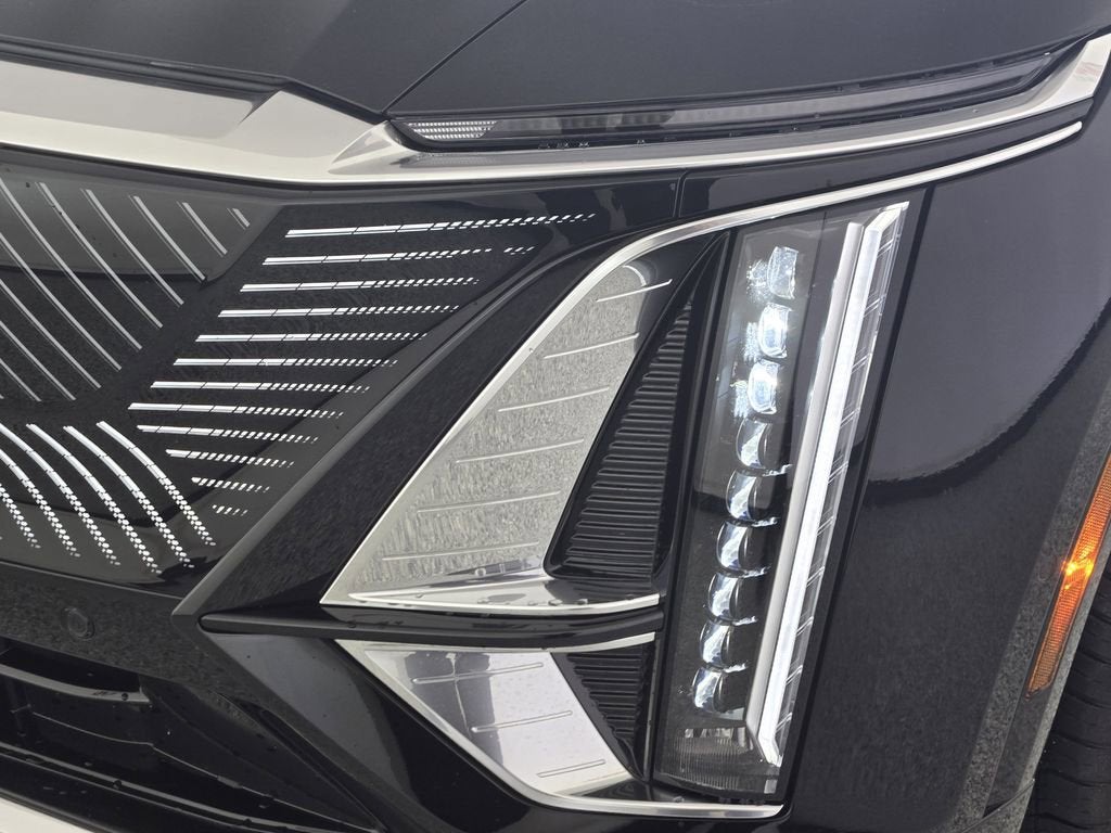 2024 Cadillac LYRIQ Luxury 1
