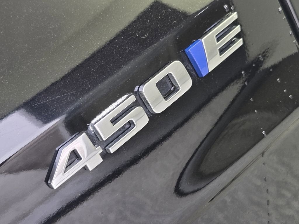 2024 Cadillac LYRIQ Luxury 1