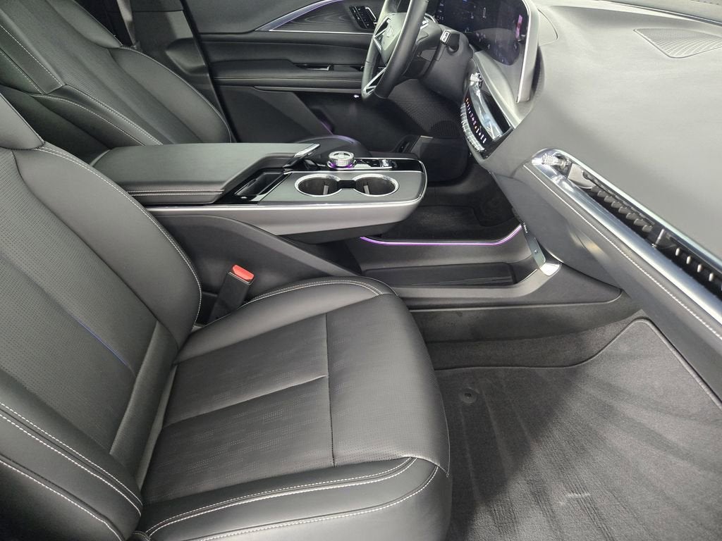 2024 Cadillac LYRIQ Luxury 1