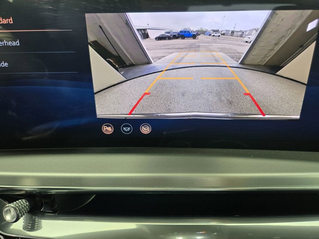 2024 Cadillac LYRIQ Luxury 1