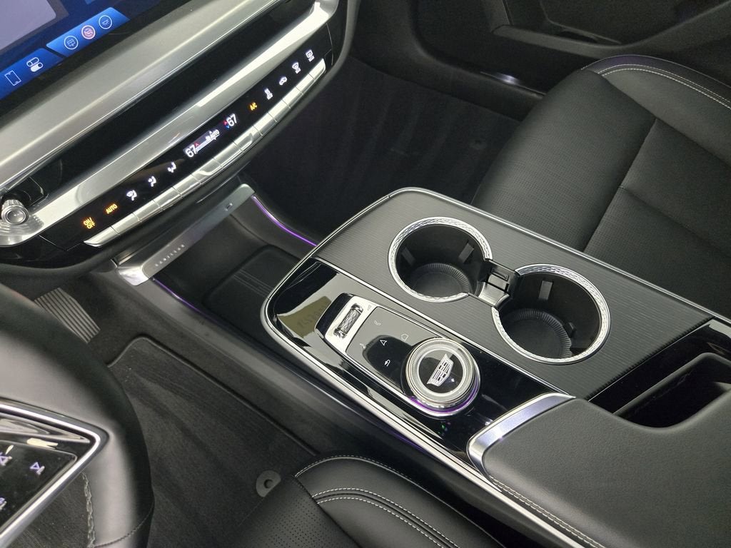 2024 Cadillac LYRIQ Luxury 1