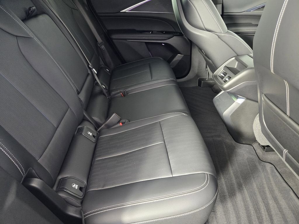 2024 Cadillac LYRIQ Luxury 1