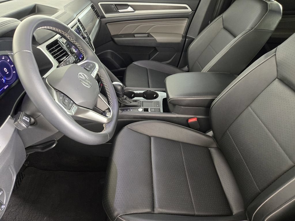 2023 Volkswagen Atlas 2.0T SE w/Technology