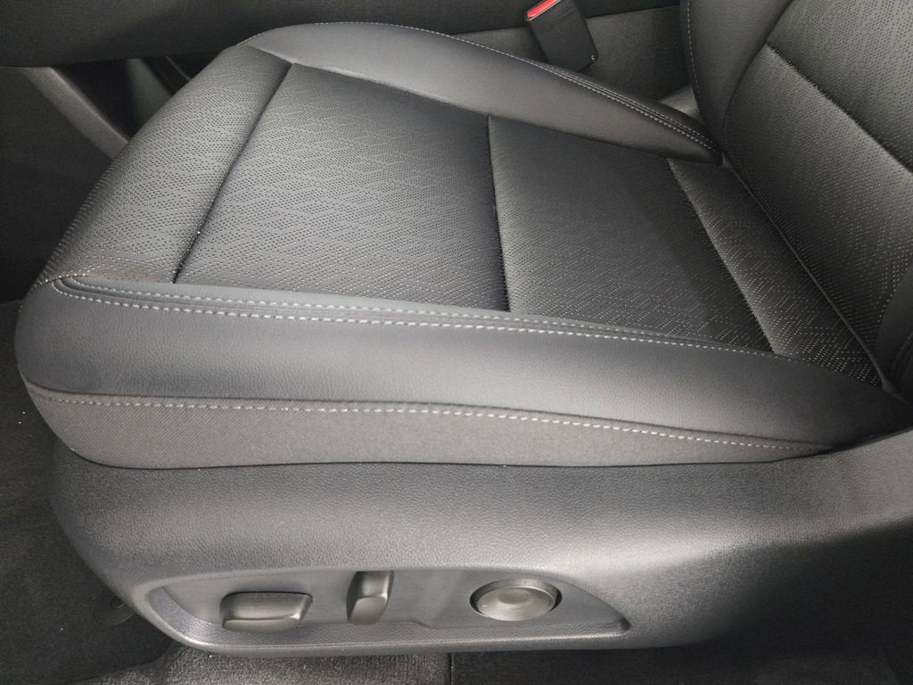 2026 Chevrolet Equinox LT - Photo 25