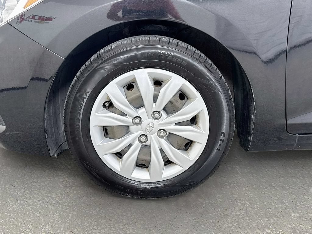 2022 Hyundai Accent SE