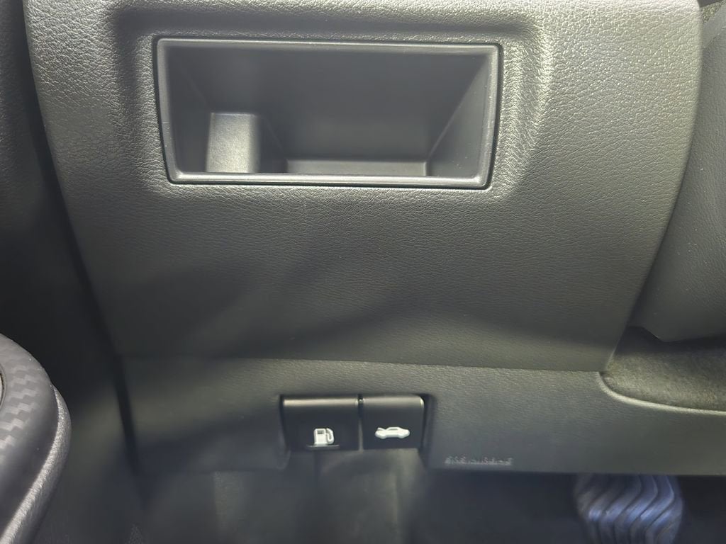 2023 Nissan Versa SR