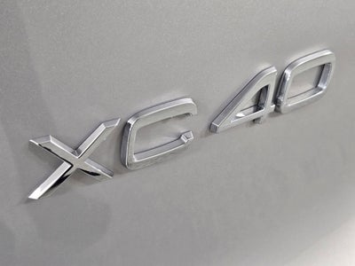 2023 Volvo XC40 B5 Plus Bright Theme