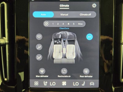 2023 Volvo XC40 B5 Plus Bright Theme