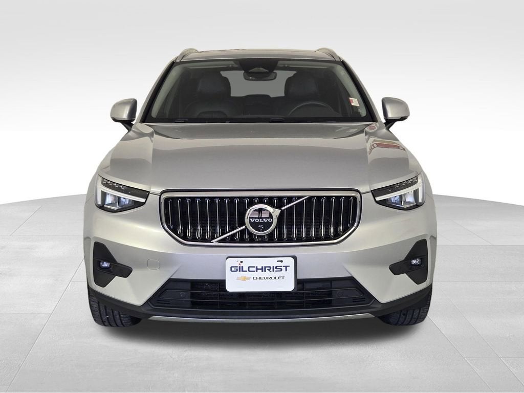 2023 Volvo XC40 B5 Plus Bright Theme