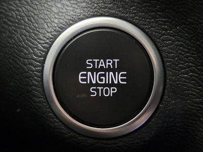 2023 Volvo XC40 B5 Plus Bright Theme