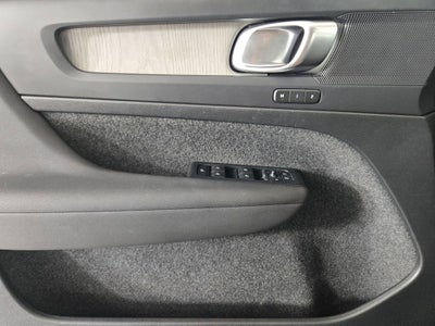 2023 Volvo XC40 B5 Plus Bright Theme